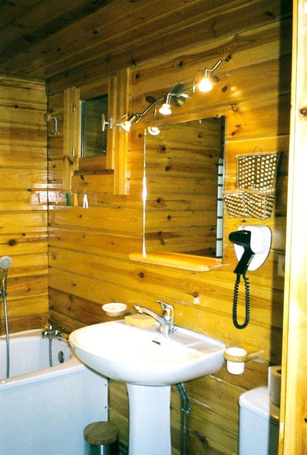 Chalet Cosy A Sixt-Fer-A-Cheval Avec Vue Sur La Montagne Luaran gambar